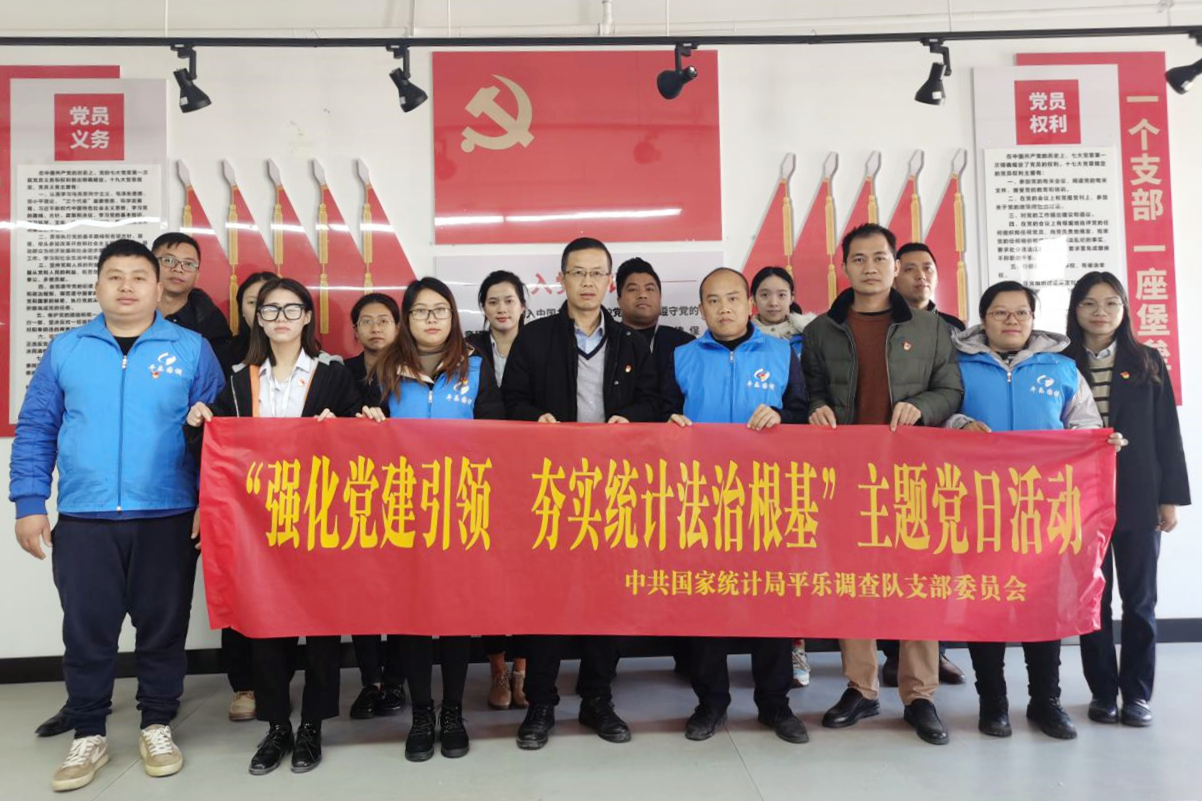宪法宣传进企业，，，，，，，，法治护航促发展.jpg